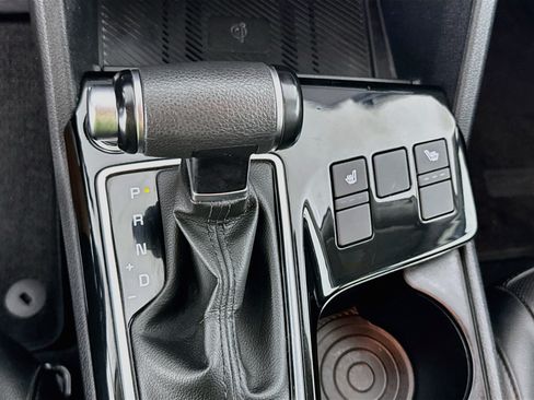 Used 2025 Kia Sportage EX FWD image 18