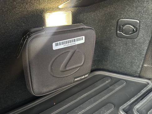 Used 2022 Lexus RX 350L Premium image 29