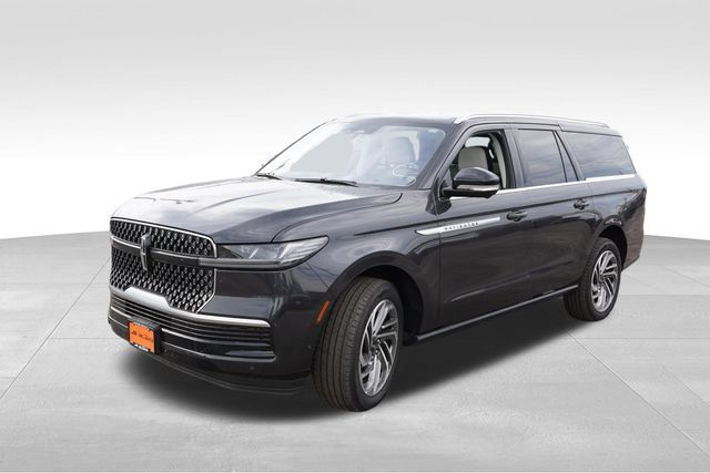 Used 2025 Lincoln Navigator L Reserve AWD/4WD image 11