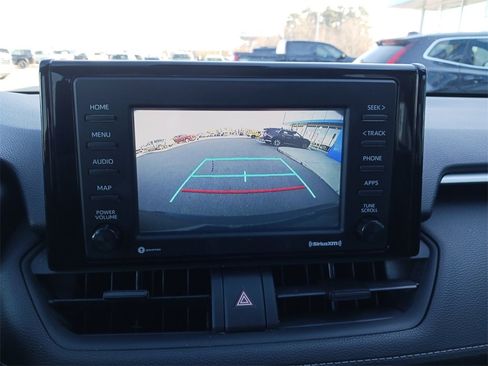 Used 2021 Toyota RAV4 XLE image 21