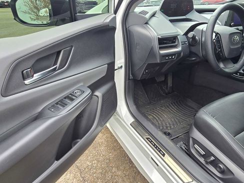 Used 2026 Toyota Prius XLE image 21
