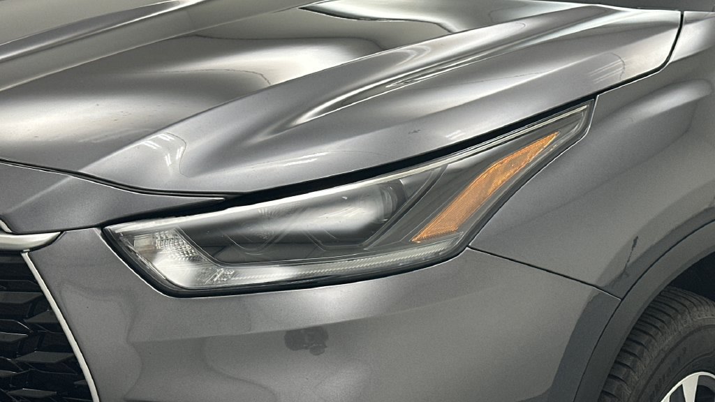 Certified 2021 Toyota Highlander XLE AWD/4WD image 23