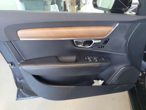 Used 2022 Volvo S90 B6 Momentum AWD/4WD image 9