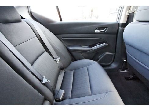Used 2021 Nissan Altima 2.5 SV FWD image 14