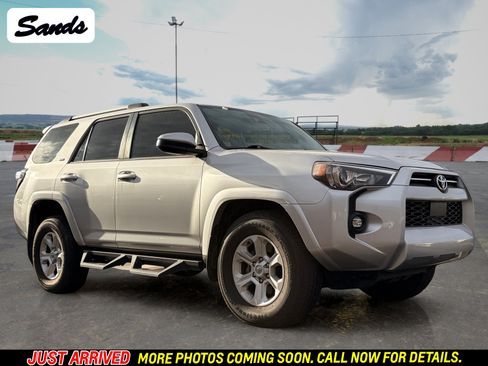 Used 2022 Toyota 4Runner SR5 RWD image 1
