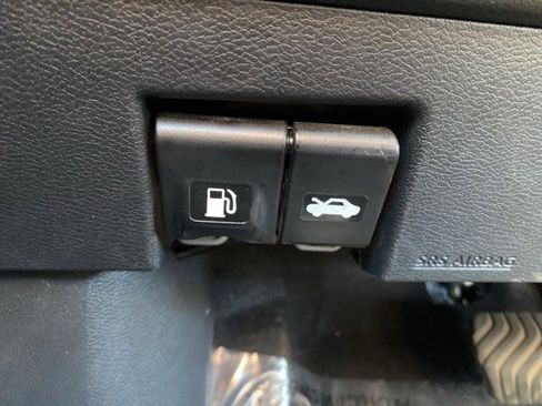 Used 2024 Nissan Versa S image 24