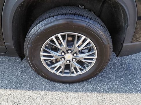 Used 2024 Chevrolet Traverse LS AWD/4WD image 36