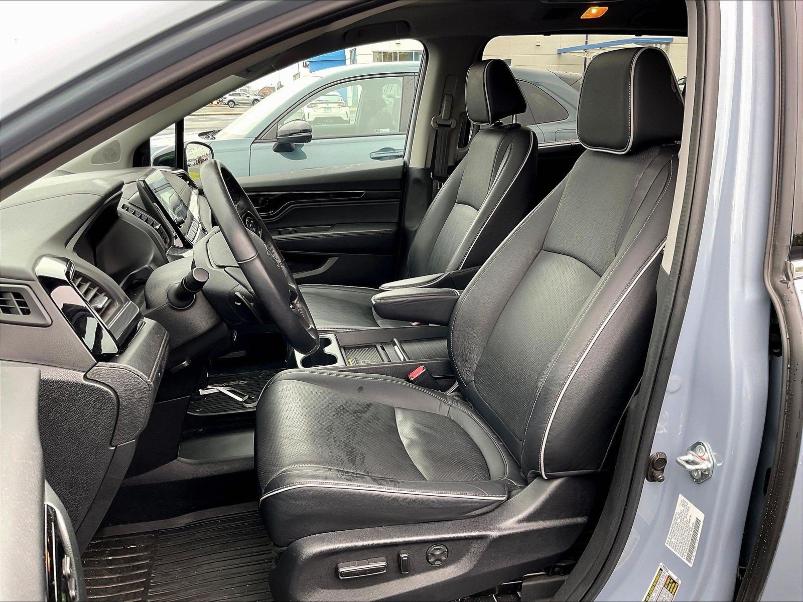 Used 2024 Honda Odyssey Elite image 6