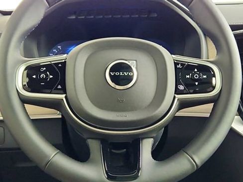 New 2026 Volvo XC90 T8 Plus w/ Protection Package Premier AWD/4WD image 24