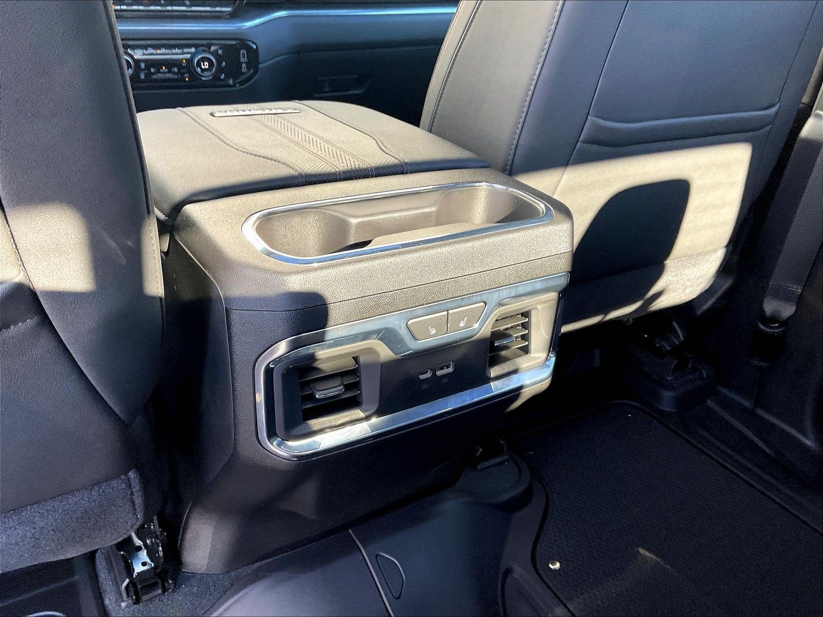 Used 2025 Chevrolet Silverado 2500 High Country w/ Midnight Edition AWD/4WD image 13
