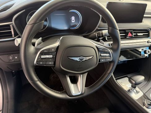 Used 2025 Genesis G70 2.5T image 29