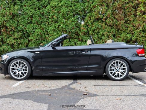 Used 2010 BMW 135i Convertible image 3
