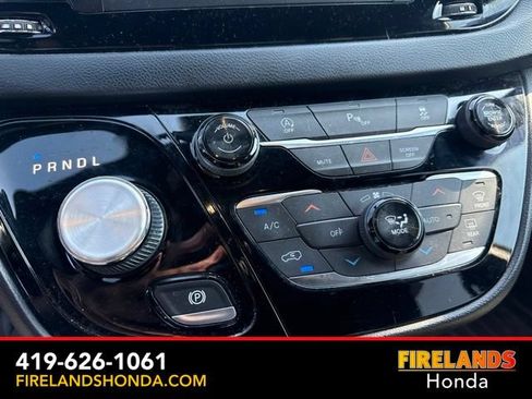 Used 2019 Chrysler Pacifica Touring Plus w/ S Appearance Package FWD image 18