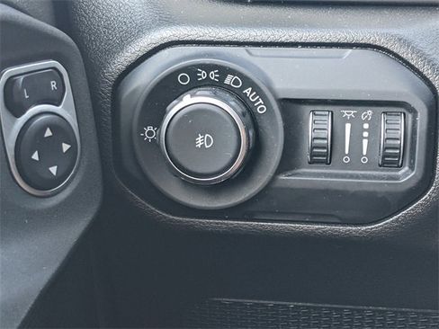 Certified 2018 Jeep Wrangler Sport image 16