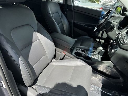 Used 2018 Hyundai Tucson Limited image 25