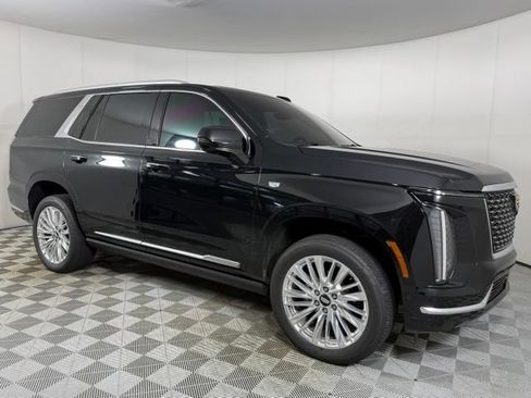 Certified 2026 Cadillac Escalade Luxury AWD/4WD image 10