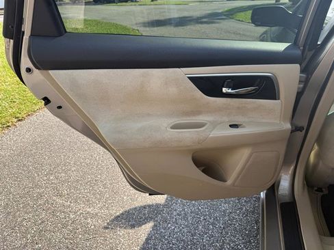 Used 2013 Nissan Altima 2.5 S FWD image 13