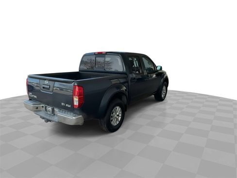 Used 2016 Nissan Frontier SV image 8