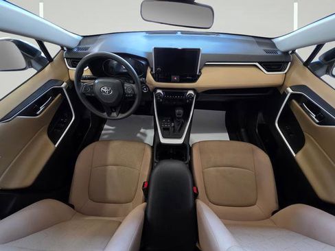 Used 2025 Toyota RAV4 XLE image 27