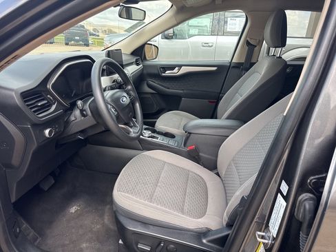 Used 2020 Ford Escape SE image 9