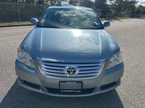 Used 2010 Toyota Avalon XLS image 2