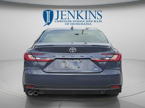 Used 2026 Toyota Camry SE w/ Convenience Package FWD image 5