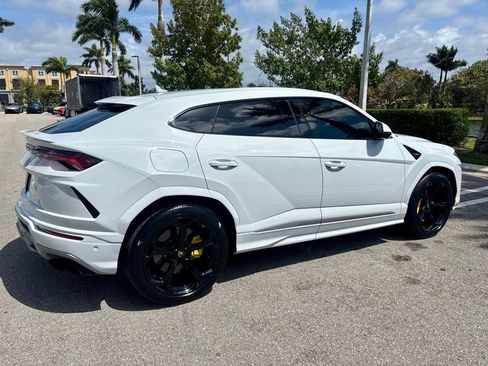 Used 2020 Lamborghini Urus AWD/4WD image 6