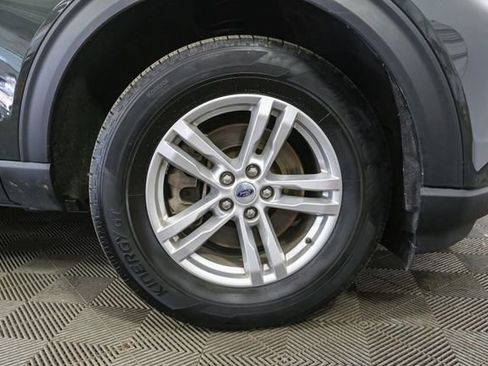 Used 2023 Ford Explorer XLT w/ Equipment Group 202A AWD/4WD image 15