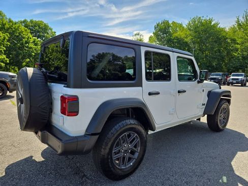 Used 2026 Jeep Wrangler Unlimited Sport AWD/4WD image 4