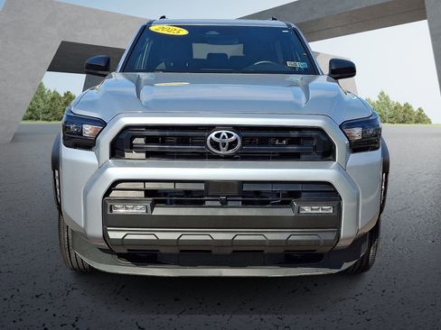 Certified 2025 Toyota 4Runner SR5 image 2