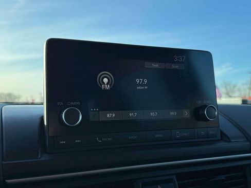 Used 2023 Honda Pilot Sport image 27