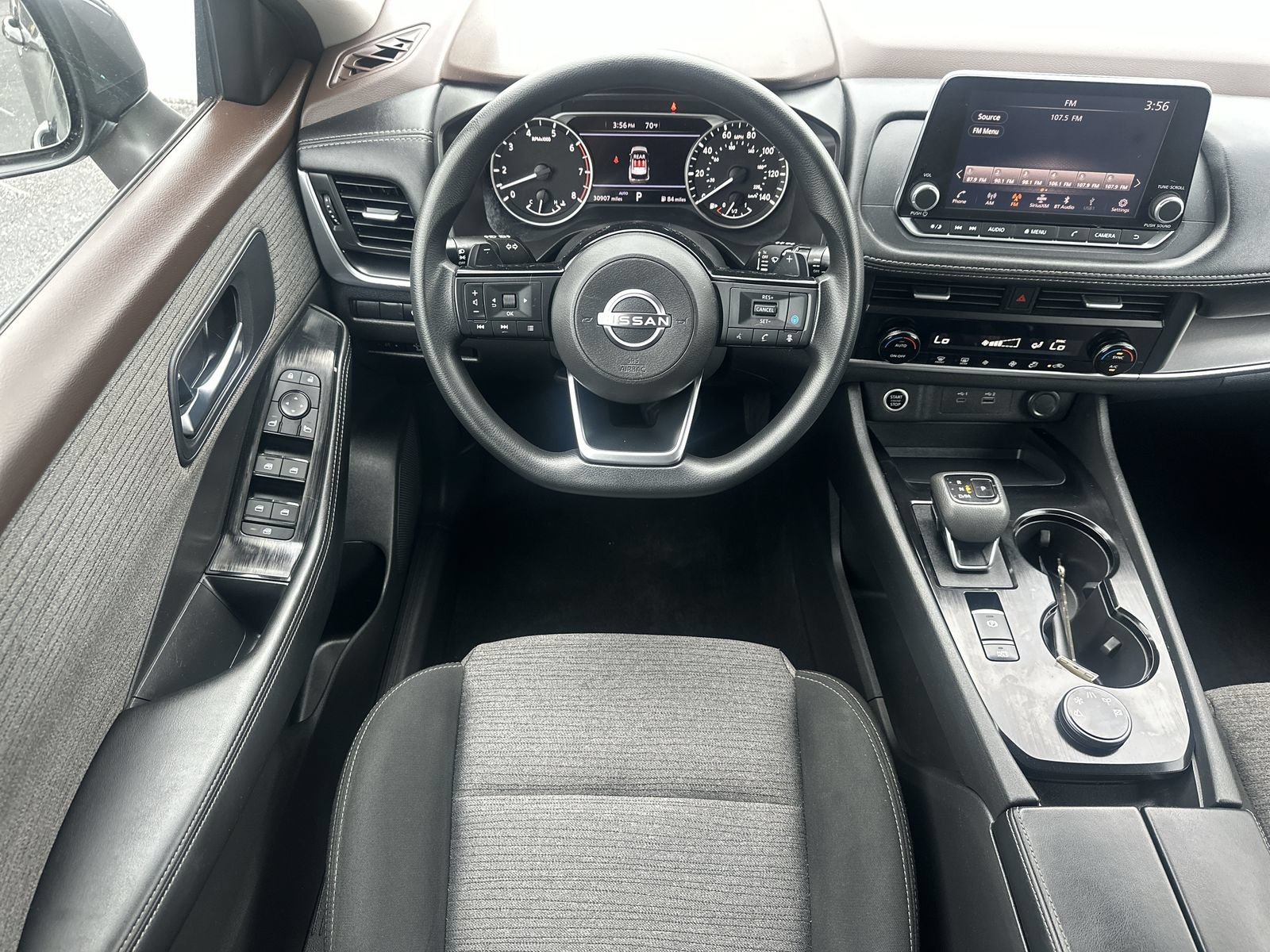 Used 2023 Nissan Rogue SV AWD/4WD image 17
