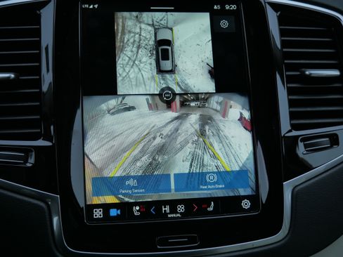 Used 2024 Volvo XC90 T8 Ultimate image 25