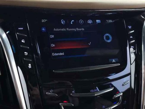 Used 2018 Cadillac Escalade ESV Platinum image 28