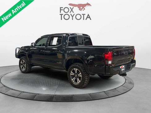 Used 2018 Toyota Tacoma TRD Sport image 5
