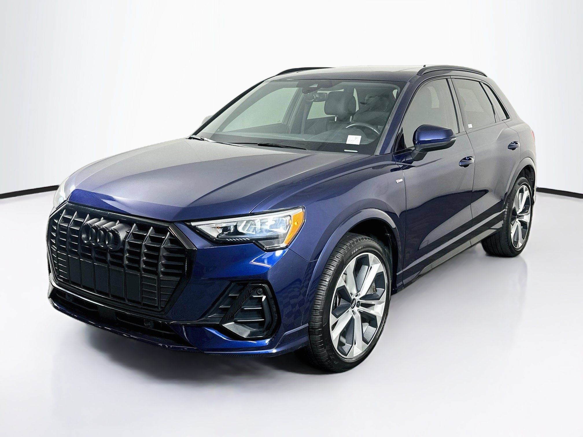 Used 2021 Audi Q3 2.0T Premium AWD/4WD image 3
