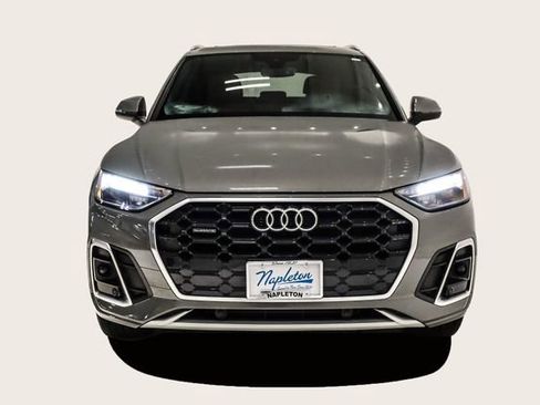 Used 2023 Audi Q5 2.0T Premium w/ Convenience Package image 3