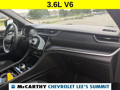 Used 2023 Jeep Grand Cherokee Altitude AWD/4WD image 25