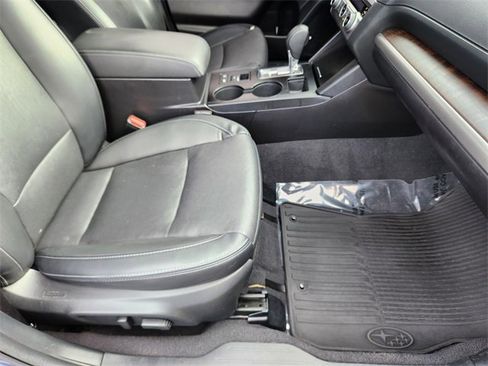 Used 2017 Subaru Outback 3.6R Limited image 15