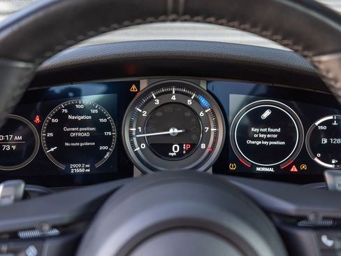 Used 2021 Porsche 911 Carrera RWD image 17