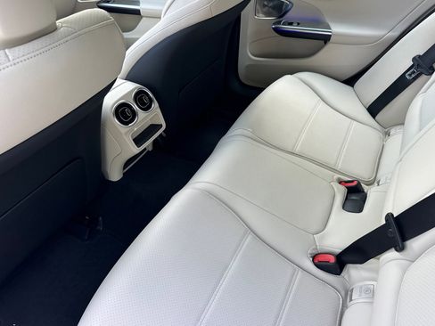 New 2026 Mercedes-Benz C 300 Sedan image 21