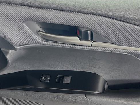 Used 2025 Toyota Camry LE image 31