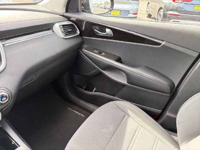 Used 2020 Kia Sorento LX w/ LX I4 Convenience Package AWD/4WD image 26
