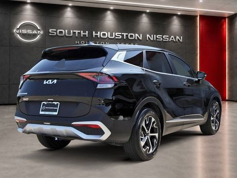 Used 2025 Kia Sportage EX FWD image 4