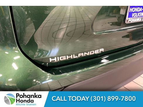 Used 2023 Toyota Highlander LE AWD/4WD image 7