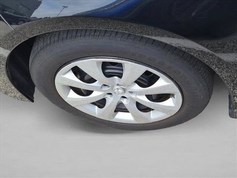 Used 2025 Toyota Corolla LE FWD image 7