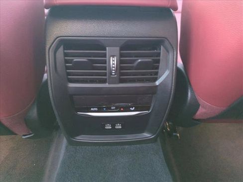 Certified 2023 BMW 330i Sedan w/ M Sport Package image 18