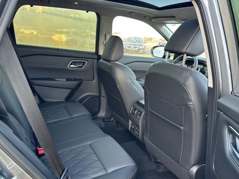 New 2026 Nissan Rogue Platinum image 11