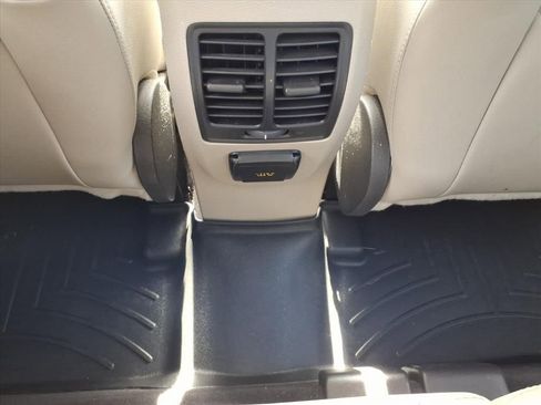 Used 2019 Ford Escape Titanium image 13