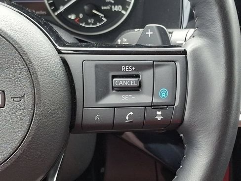 Used 2025 Nissan Pathfinder SL AWD/4WD image 23